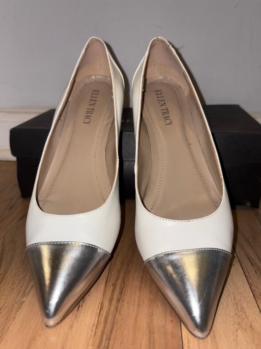 Ellen Tracy White Flats with Silver Pointed Cap